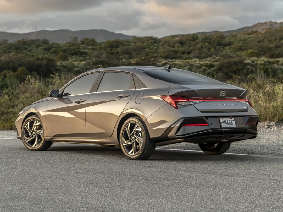 Hyundai Elantra VII (CN7) Рестайлинг — фото 5