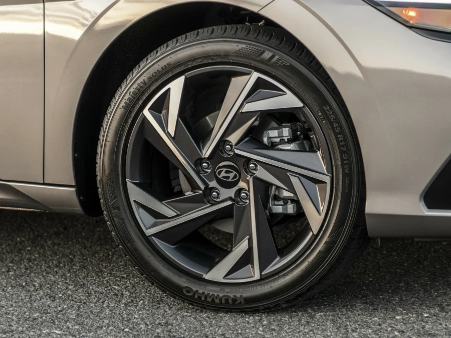 Hyundai Elantra VII (CN7) Рестайлинг — фото 13